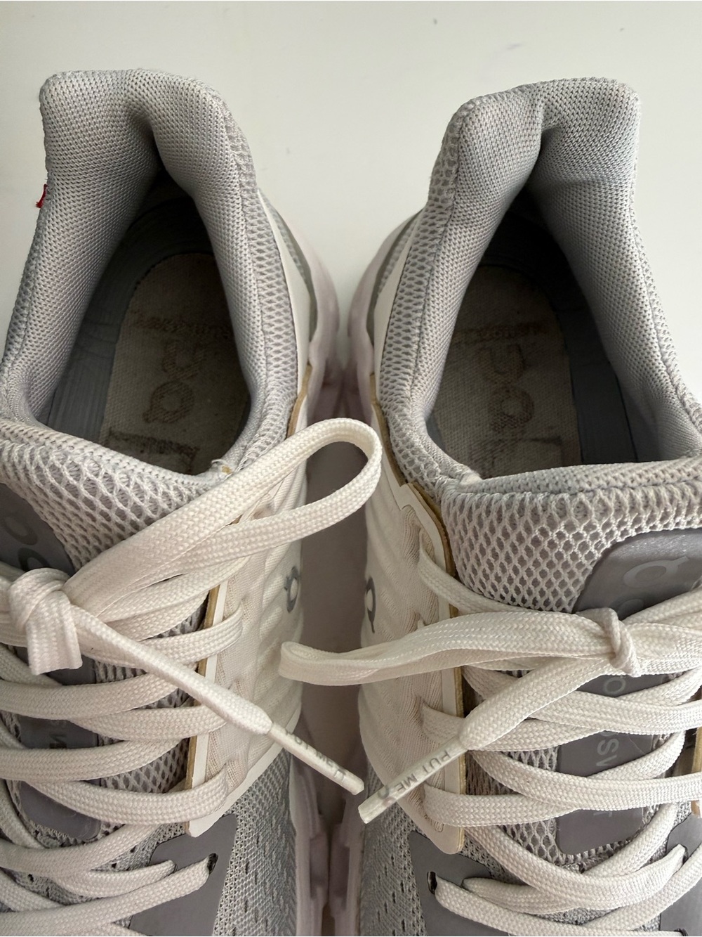 On running cloudswift Women size 8.5 Light Gray and White Cloud Running Shoe - Picture 4 of 10